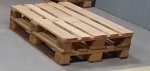 Стол для пикника из деревянных паллетов
